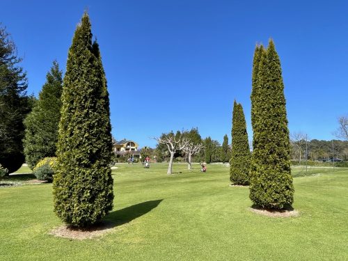 Alrededor del putting green y la casa club